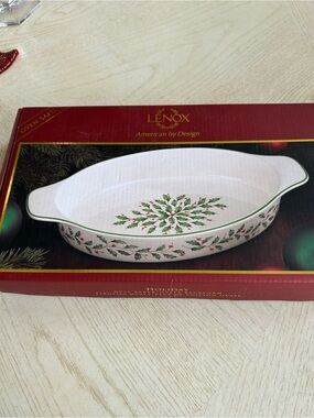 Lenox Holiday Oval Baker